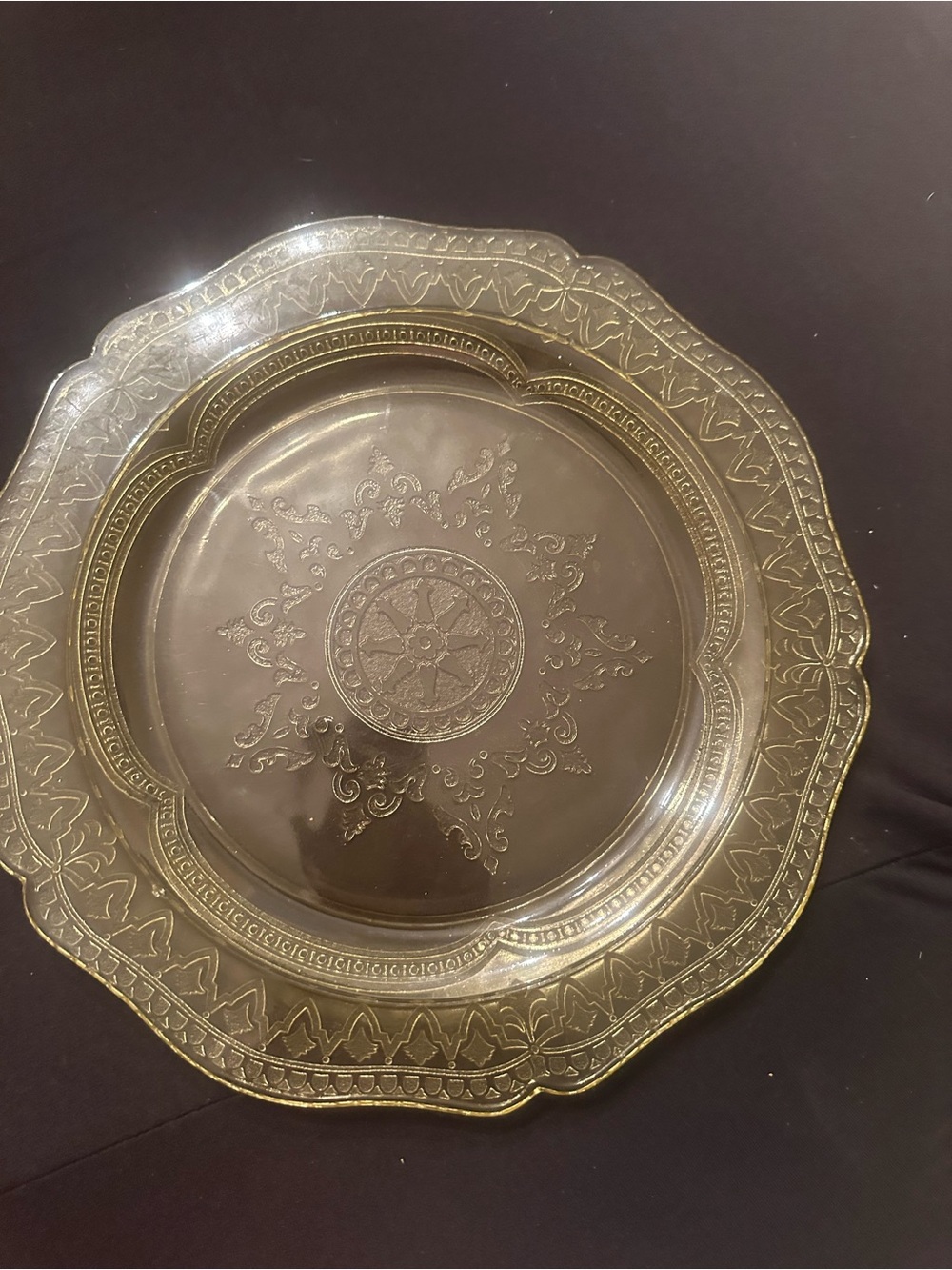 Decorative Clear Glass Charger Plate with Etched Medallion